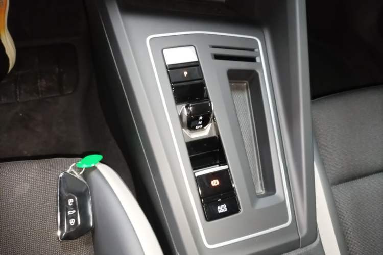 Used Volkswagen Golf 2024 280TSI DSG Pro 50th Anniversary Edition Gear Lever
