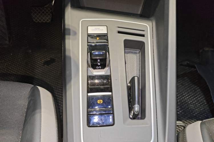 Used Volkswagen Golf 2024 280TSI DSG Pro Enjoyment Edition Gear Lever