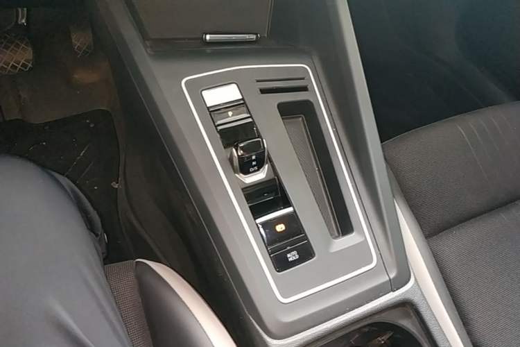 Used Volkswagen Golf 2024 280TSI DSG Pro Expert Edition Gear Lever