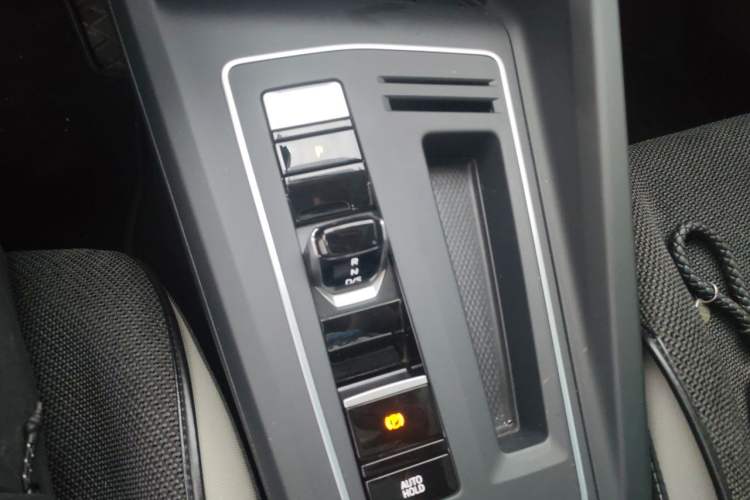 Used Volkswagen Golf 2024 280TSI DSG Pro 50th Anniversary Edition Gear Lever