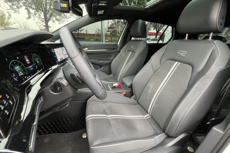 Used Volkswagen Golf 2024 280TSI DSG R-Line 50th Anniversary Edition Interior 4