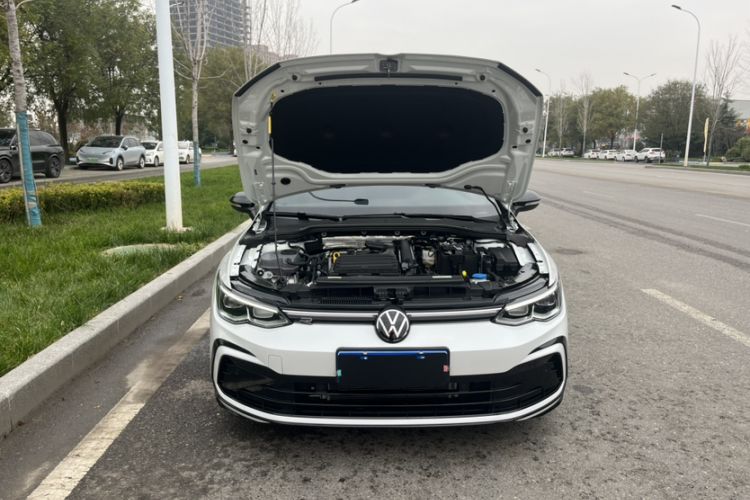Used Volkswagen Golf 2024 280TSI DSG R-Line 50th Anniversary Edition Interior 9