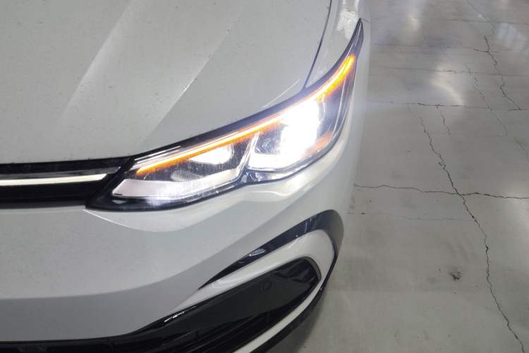 Used Volkswagen Golf 2024 280TSI DSG R-Line 50th Anniversary Edition Left Front Headlight
