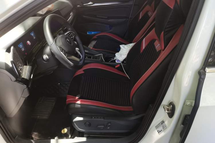Used Volkswagen Golf 2024 280TSI DSG R-Line 50th Anniversary Edition Left Front Seat