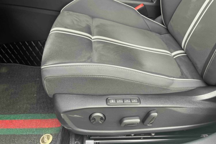 Used Volkswagen Golf 2024 280TSI DSG R-Line 50th Anniversary Edition Left Front Seat