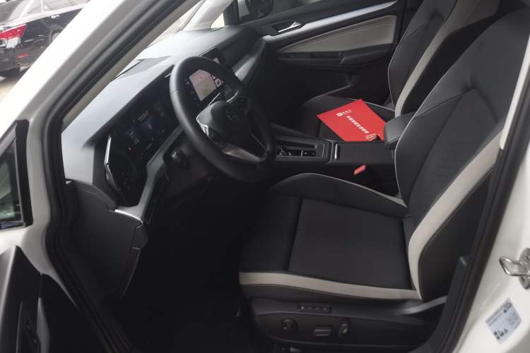 Used Volkswagen Golf 2024 280TSI DSG Pro 50th Anniversary Edition Left Front Seat