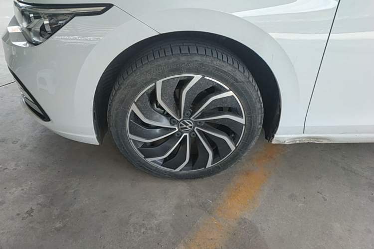 Used Volkswagen Golf 2024 280TSI DSG Pro Expert Edition Left Front Wheel Hub