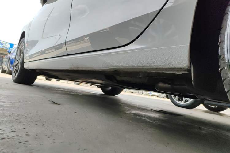 Used Volkswagen Golf 2024 280TSI DSG Pro 50th Anniversary Edition Left Side Sill