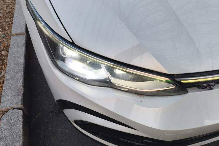 Used Volkswagen Golf 2024 280TSI DSG R-Line 50th Anniversary Edition Right Front Headlight