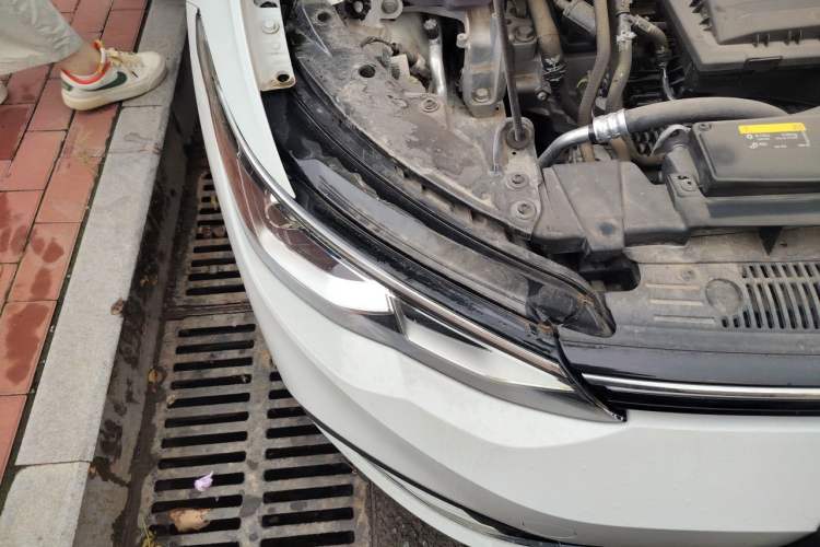 Used Volkswagen Golf 2024 280TSI DSG Pro 50th Anniversary Edition Right Front Headlight