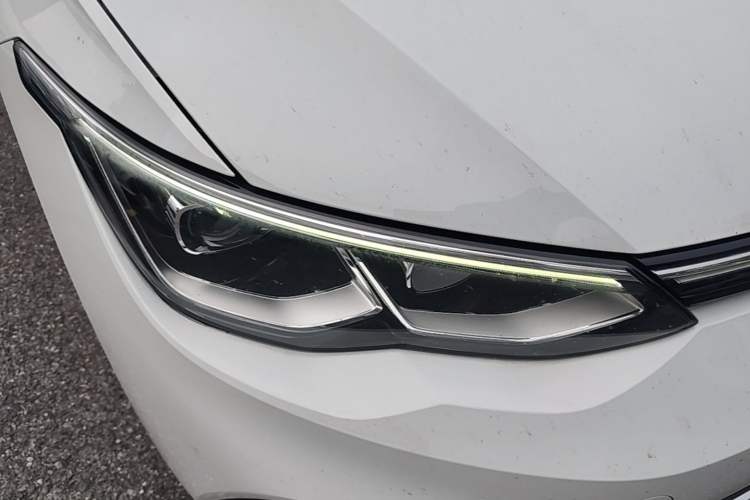 Used Volkswagen Golf 2024 280TSI DSG Pro 50th Anniversary Edition Right Front Headlight
