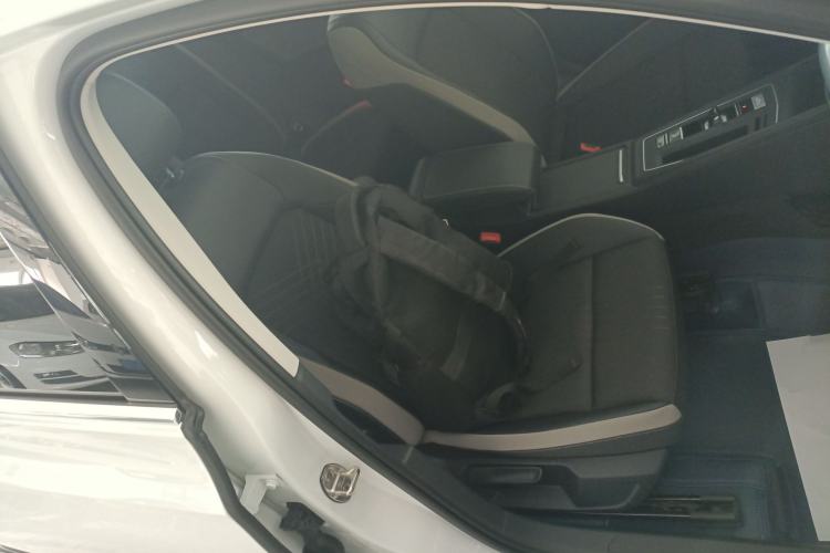 Used Volkswagen Golf 2024 280TSI DSG Pro 50th Anniversary Edition Right Front Seat