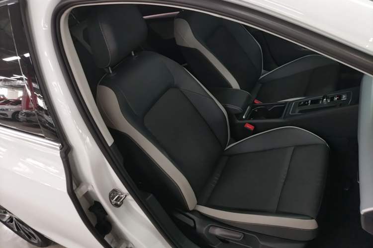 Used Volkswagen Golf 2024 280TSI DSG Pro 50th Anniversary Edition Right Front Seat