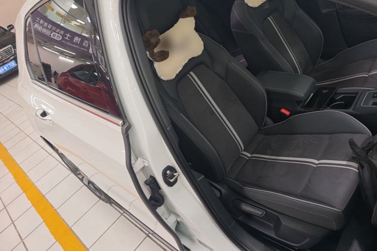 Used Volkswagen Golf 2024 280TSI DSG Pro Expert Edition Right Front Seat