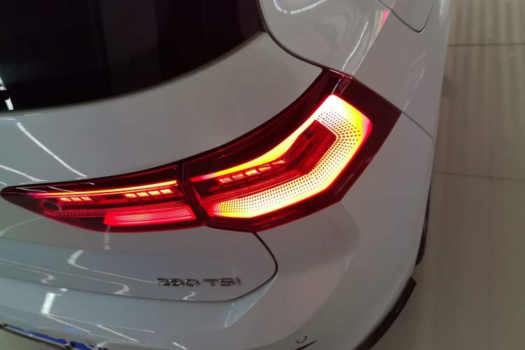 Used Volkswagen Golf 2024 280TSI DSG R-Line 50th Anniversary Edition Right Rear Taillight
