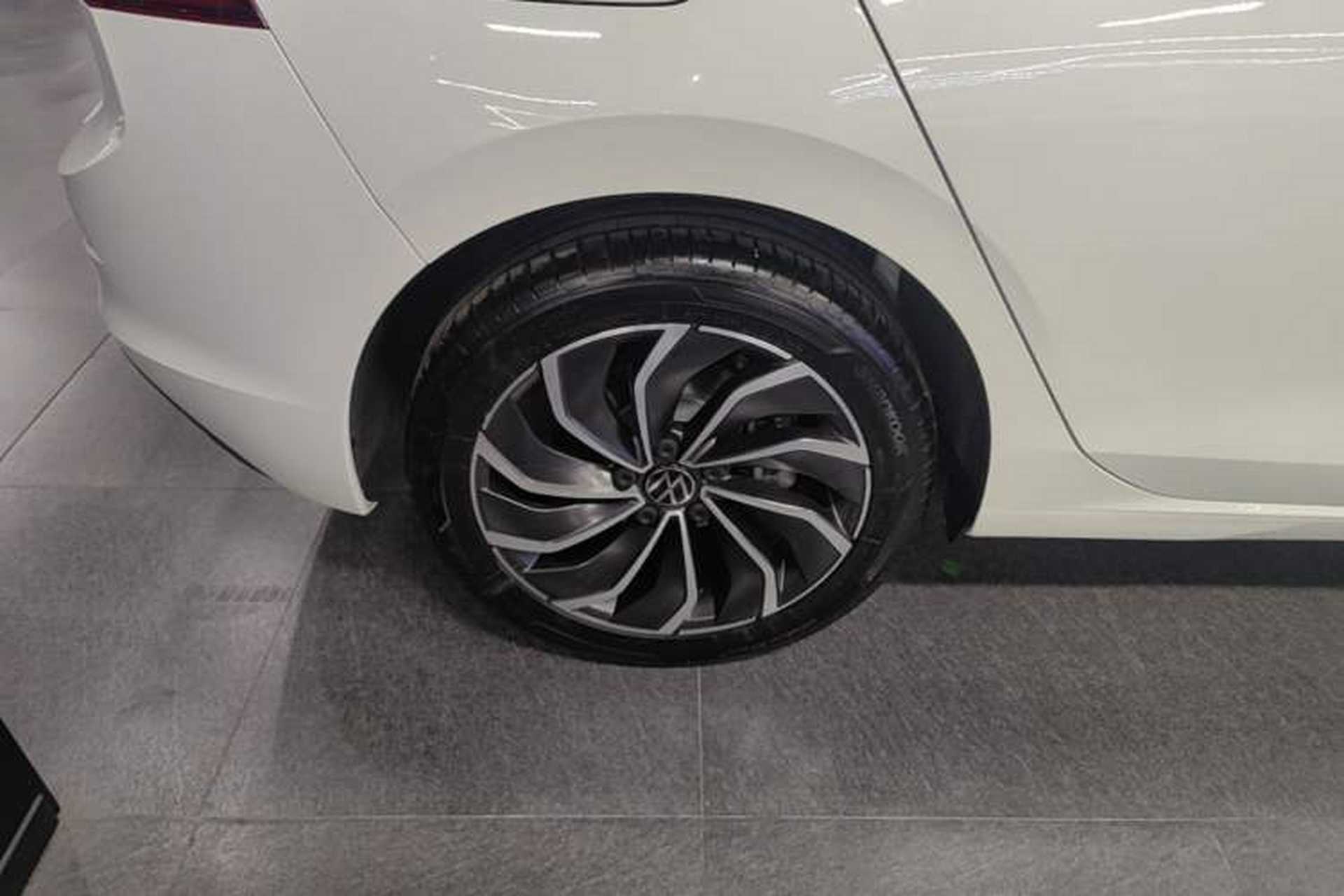 Used Volkswagen Golf 2024 280TSI DSG Pro 50th Anniversary Edition Right Rear Wheel Hub