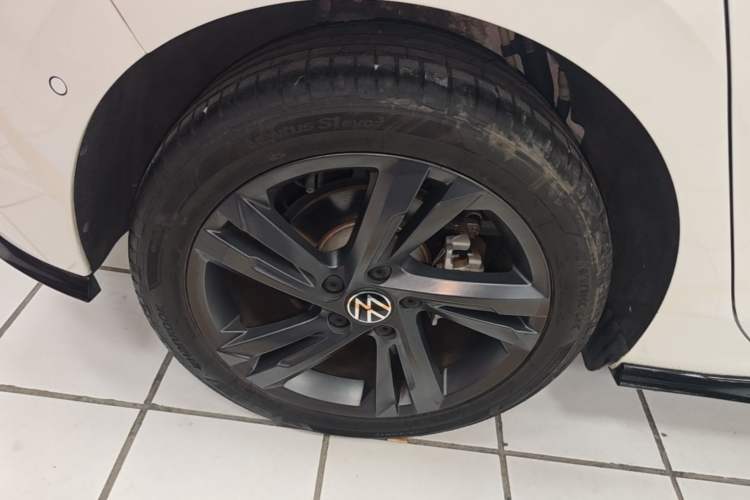 Used Volkswagen Golf 2024 280TSI DSG Pro Expert Edition Right Rear Wheel Hub