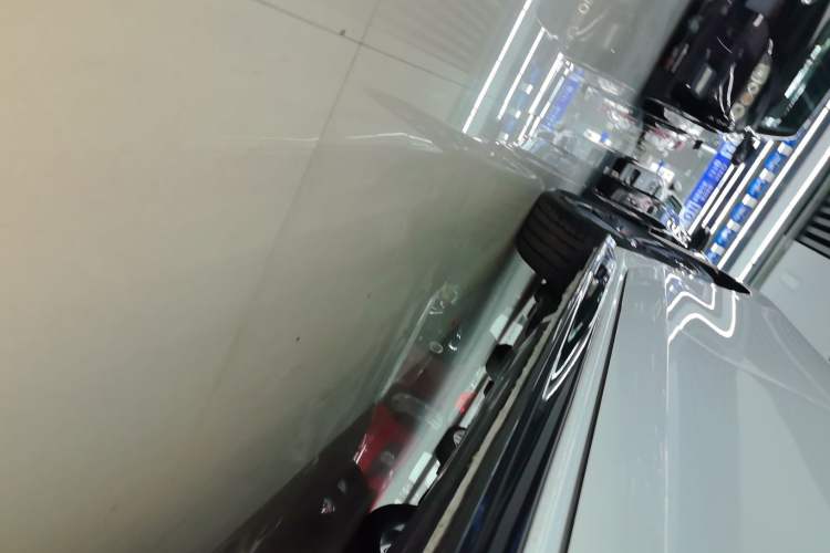 Used Volkswagen Golf 2024 280TSI DSG R-Line 50th Anniversary Edition Right Side Sill
