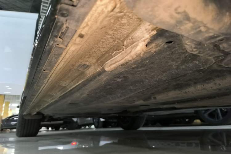 Used Volkswagen Golf 2024 280TSI DSG R-Line 50th Anniversary Edition Right Side Sill