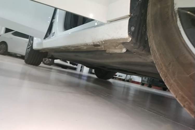 Used Volkswagen Golf 2024 280TSI DSG Pro 50th Anniversary Edition Right Side Sill