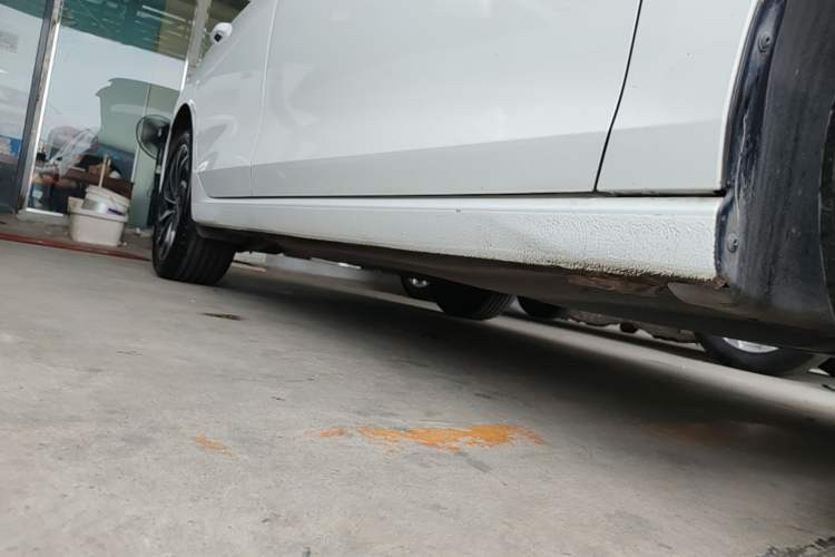 Used Volkswagen Golf 2024 280TSI DSG Pro 50th Anniversary Edition Right Side Sill