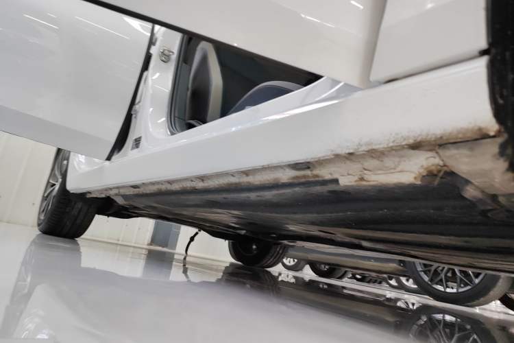 Used Volkswagen Golf 2024 280TSI DSG Pro Enjoyment Edition Right Side Sill
