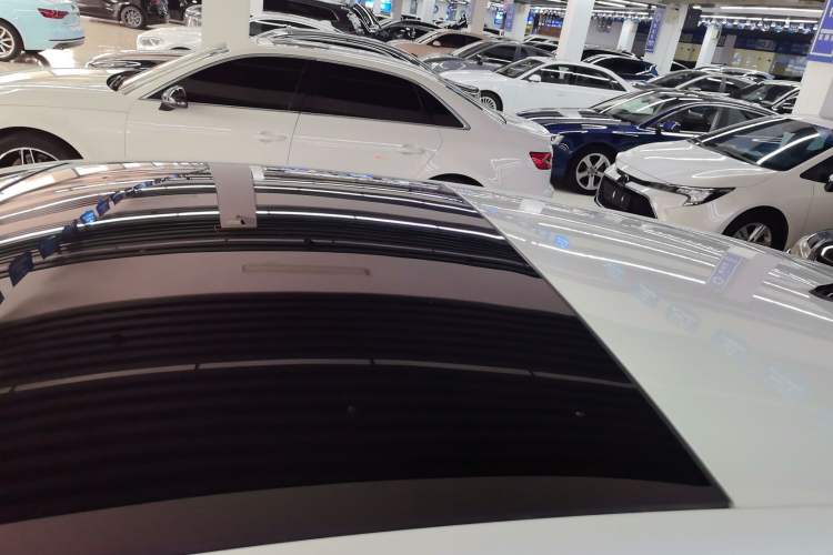 Used Volkswagen Golf 2024 280TSI DSG R-Line 50th Anniversary Edition Roof