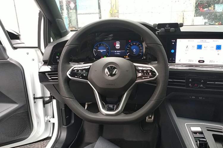 Used Volkswagen Golf 2024 280TSI DSG R-Line 50th Anniversary Edition Steering Wheel
