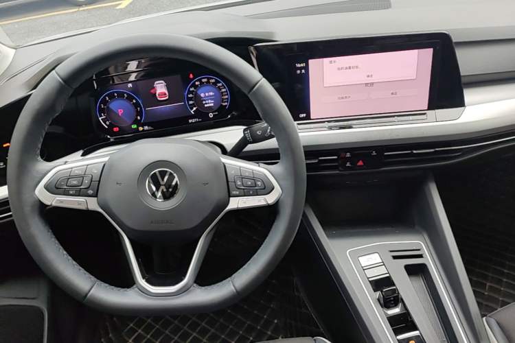 Used Volkswagen Golf 2024 280TSI DSG Pro 50th Anniversary Edition Steering Wheel
