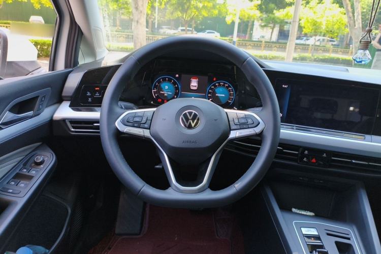 Used Volkswagen Golf 2024 280TSI DSG Pro 50th Anniversary Edition Steering Wheel