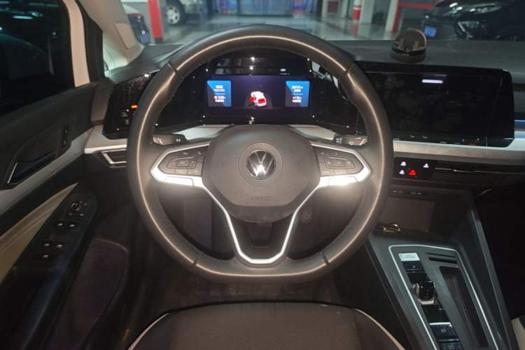 Used Volkswagen Golf 2024 280TSI DSG Pro 50th Anniversary Edition Steering Wheel