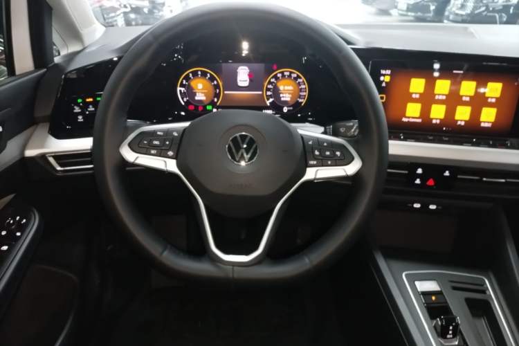Used Volkswagen Golf 2024 280TSI DSG Pro 50th Anniversary Edition Steering Wheel