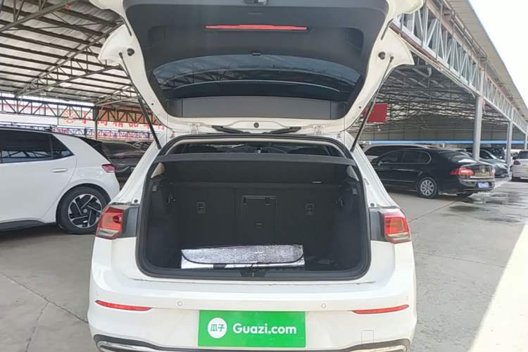 Used Volkswagen Golf 2024 280TSI DSG Pro Expert Edition Trunk