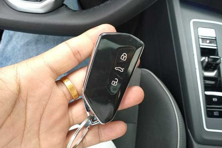 Used Volkswagen Golf 2024 280TSI DSG R-Line 50th Anniversary Edition Vehicle Key