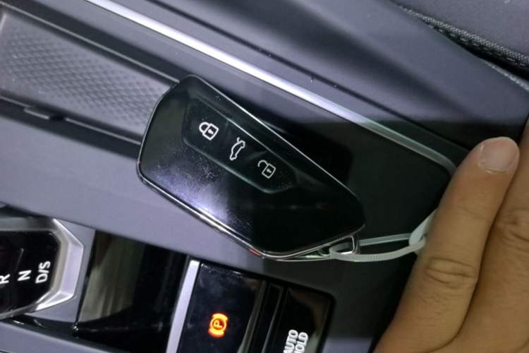 Used Volkswagen Golf 2024 280TSI DSG R-Line 50th Anniversary Edition Vehicle Key