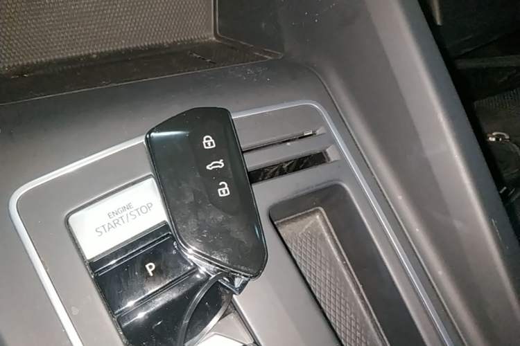 Used Volkswagen Golf 2024 280TSI DSG Pro 50th Anniversary Edition Vehicle Key