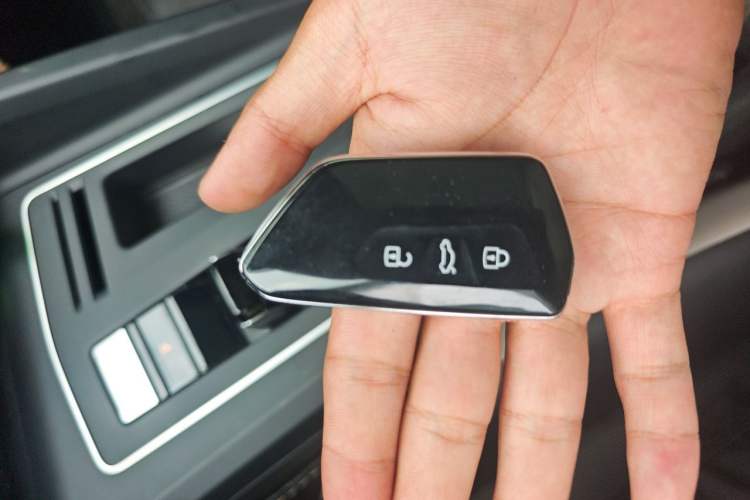 Used Volkswagen Golf 2024 280TSI DSG Pro Enjoyment Edition Vehicle Key