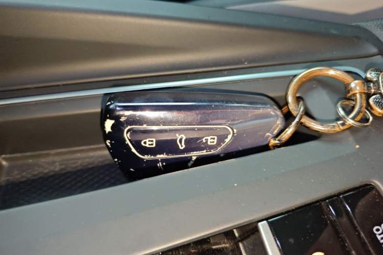 Used Volkswagen Golf 2024 280TSI DSG Pro 50th Anniversary Edition Vehicle Key