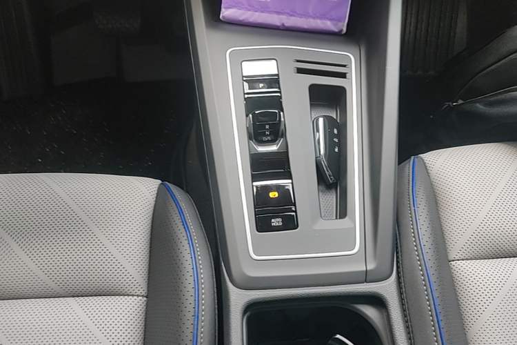 Used Volkswagen Golf 2025 Facelifted II 300TSI R-Line Gear Lever