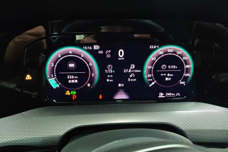 Used Volkswagen Golf 2025 Facelift 300TSI R-Line Instrument Cluster