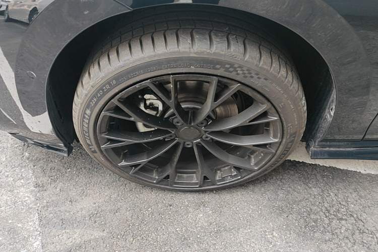 Used Volkswagen Golf 2025 Facelifted II 300TSI R-Line Left Front Wheel Hub
