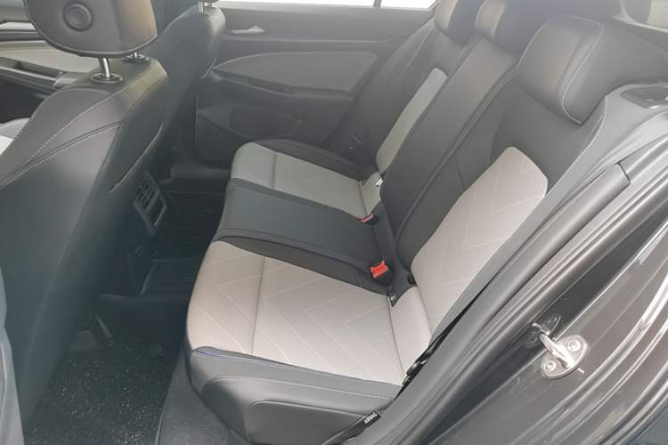 Used Volkswagen Golf 2025 Facelifted II 300TSI R-Line Left Rear Seat