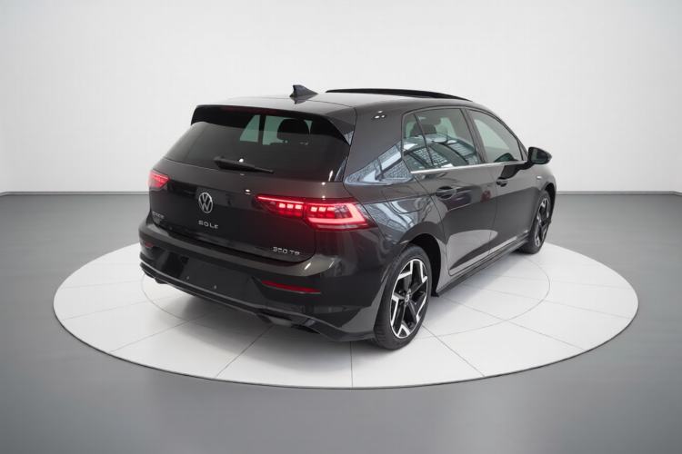 Used Volkswagen Golf 2025 Facelifted II 300TSI R-Line Rear Right 45 Deg