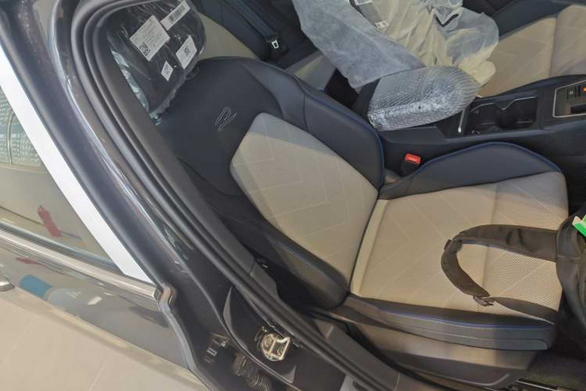 Used Volkswagen Golf 2025 Facelifted II 300TSI R-Line Right Front Seat