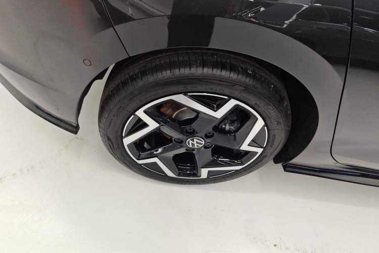 Used Volkswagen Golf 2025 Facelift 300TSI R-Line Right Rear Wheel Hub