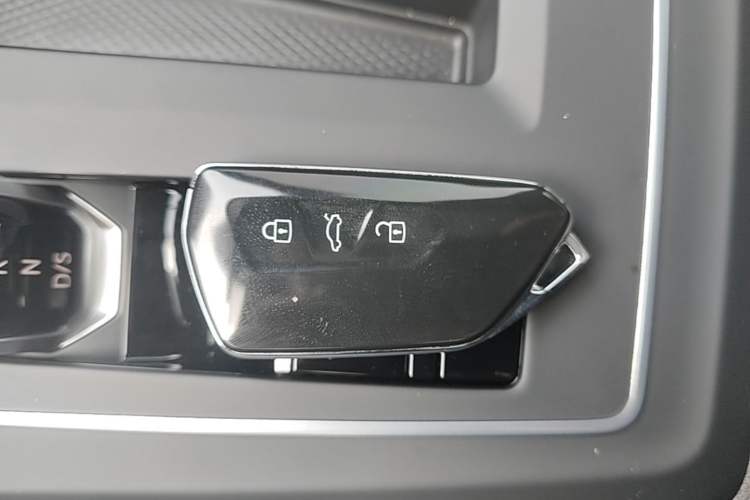 Used Volkswagen Golf 2025 Facelifted II 300TSI R-Line Vehicle Key