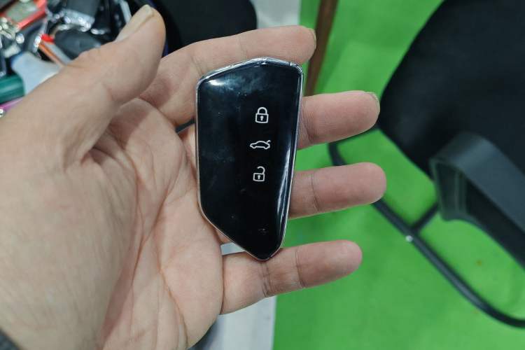 Used Volkswagen Golf 2025 Facelift 300TSI R-Line Vehicle Key