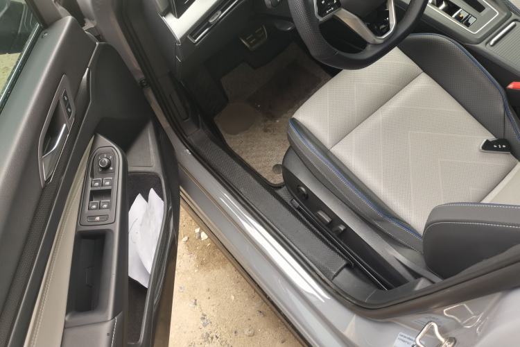 Used Volkswagen Golf 2025 300TSI R-Line Driver Seat