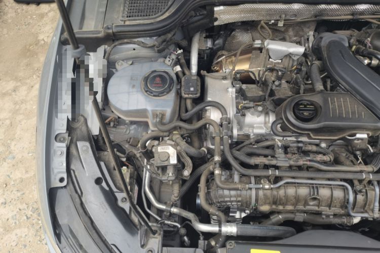 Used Volkswagen Golf 2025 300TSI R-Line Engine Bay Right