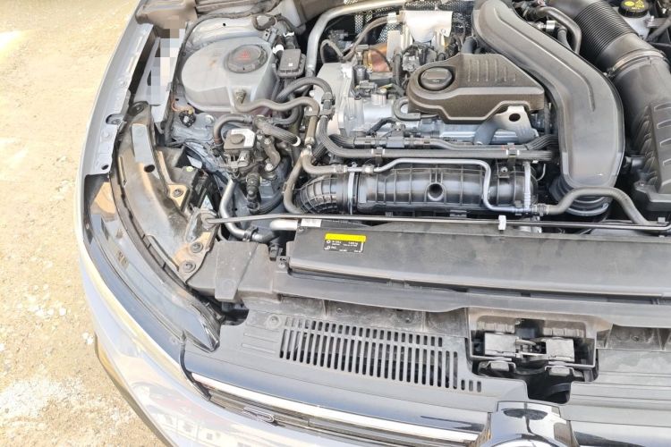 Used Volkswagen Golf 2025 300TSI R-Line Engine Bay Right